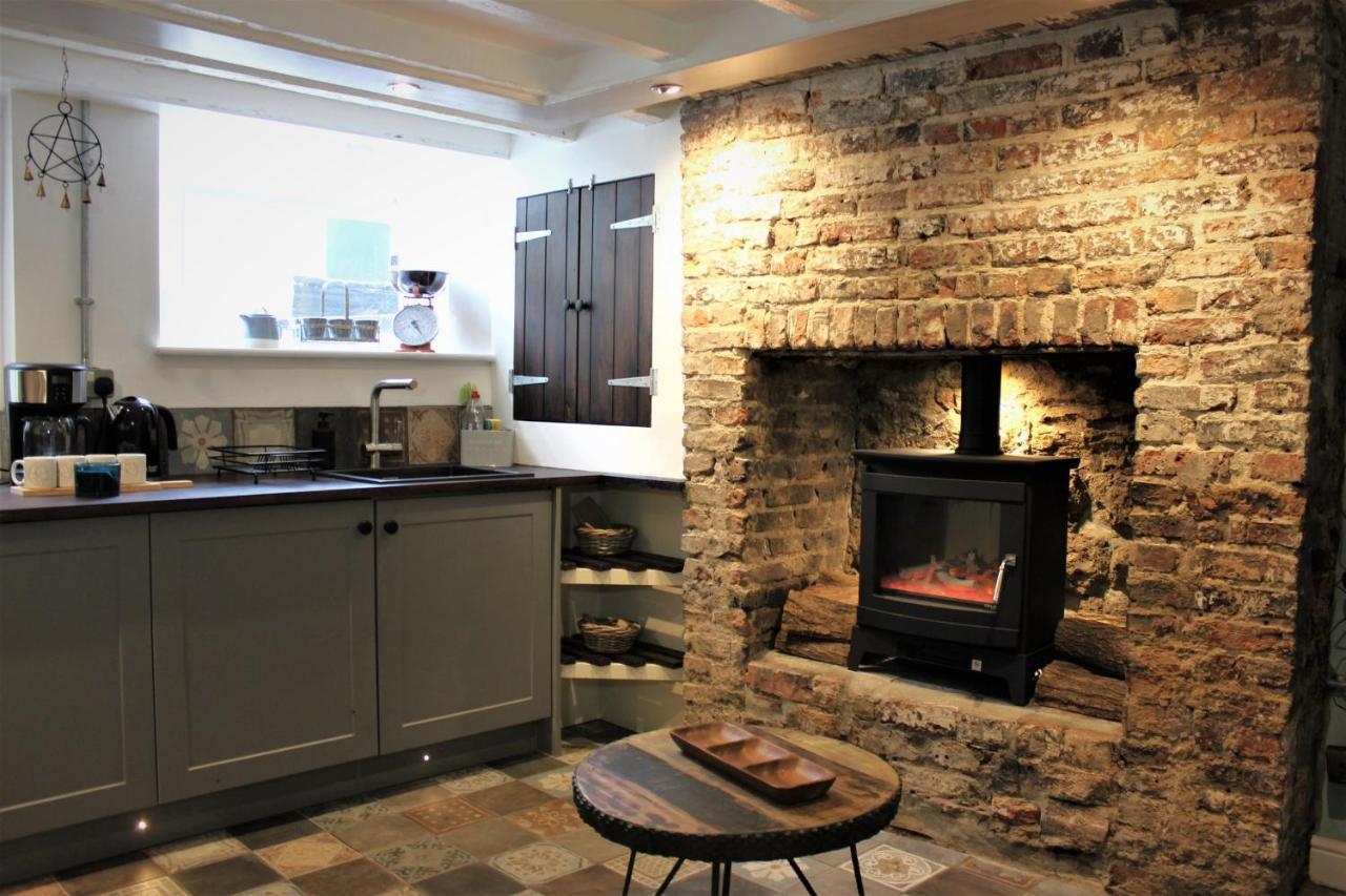 סקארבורו Boutique Fisherman'S Grade II Listed Cottage מראה חיצוני תמונה
